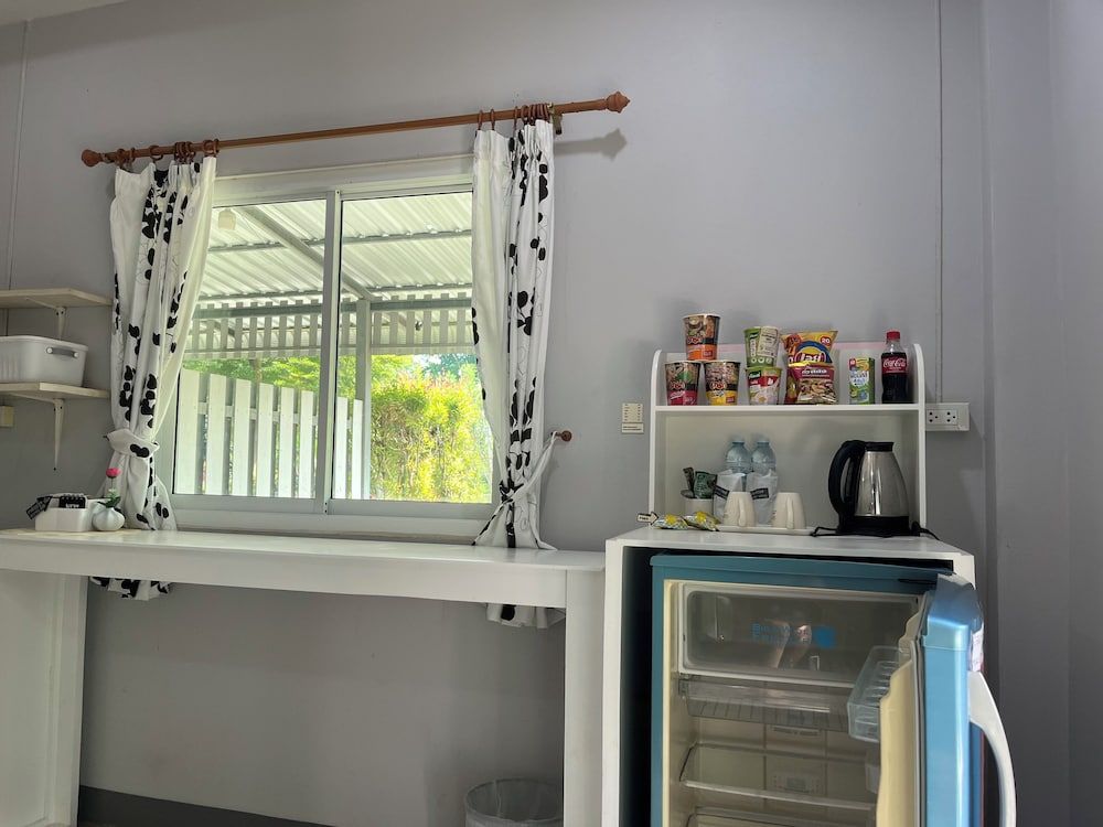 Ban Suan Suree Resort Standard Double Room 9