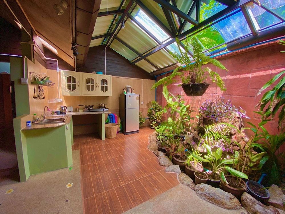 Superior Room, Kitchen, Garden View