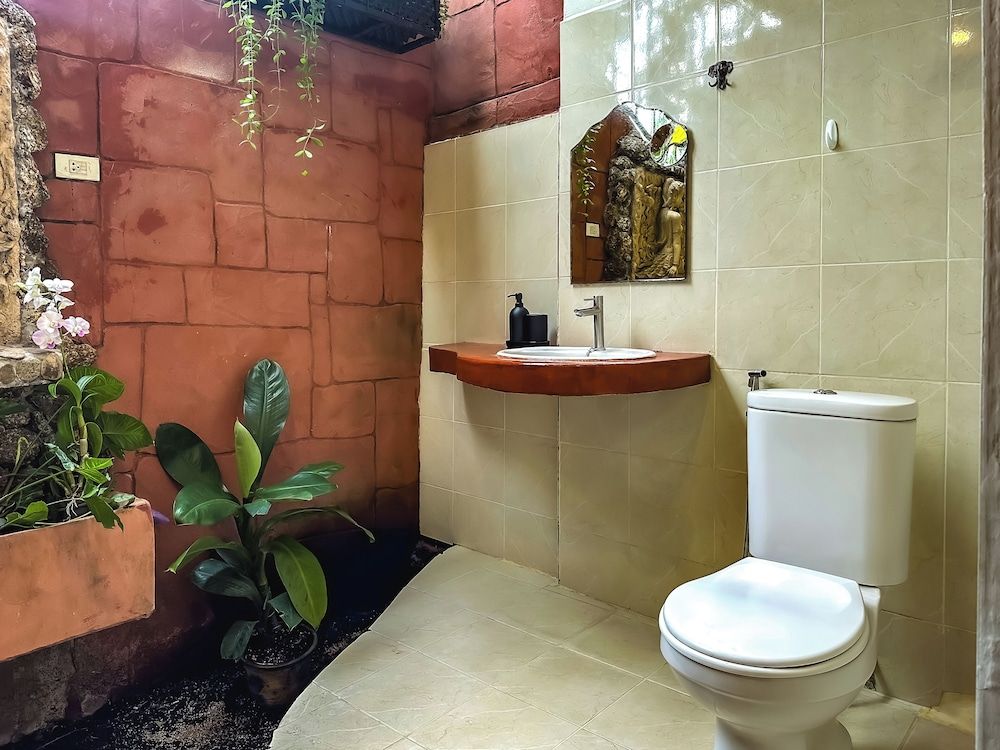 Shanti Lodge Phuket Deluxe Double Room, Kitchen 7