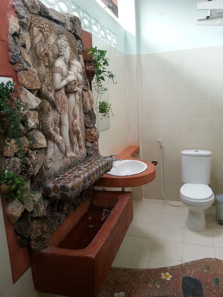 Shanti Lodge Phuket Deluxe Double Room, Kitchen 3