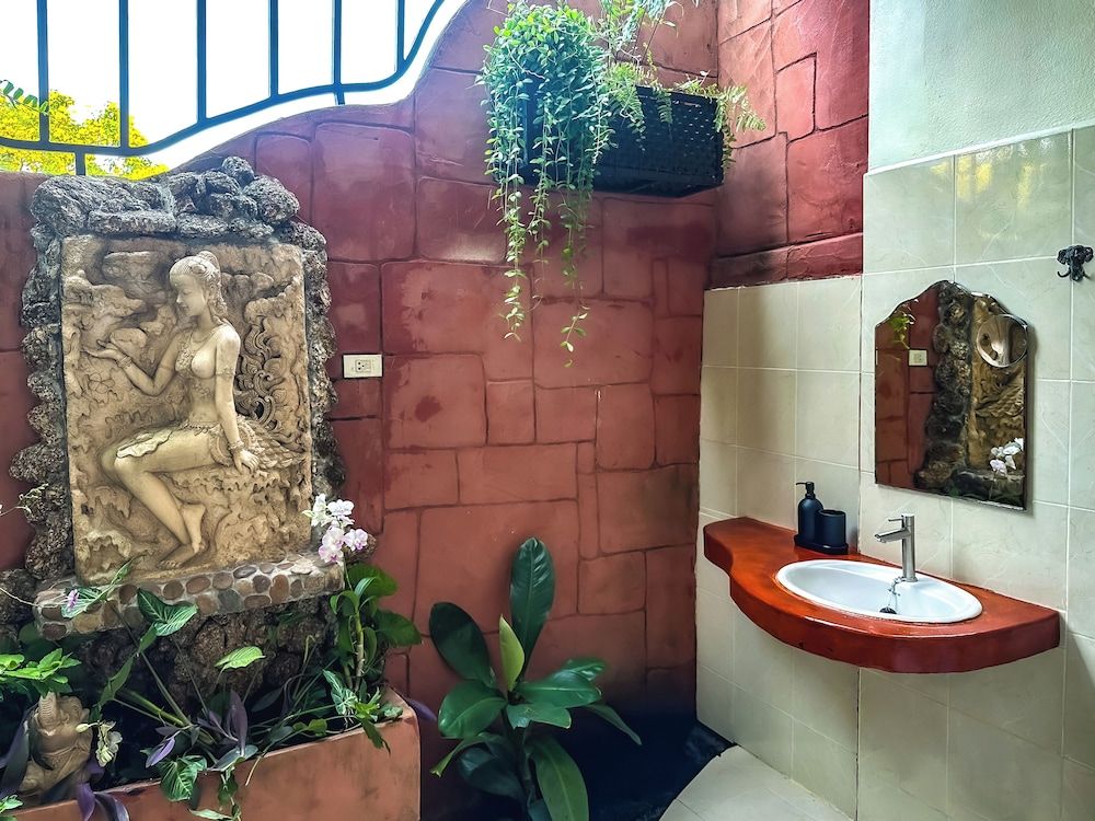 Shanti Lodge Phuket Deluxe Double Room, Kitchen 6