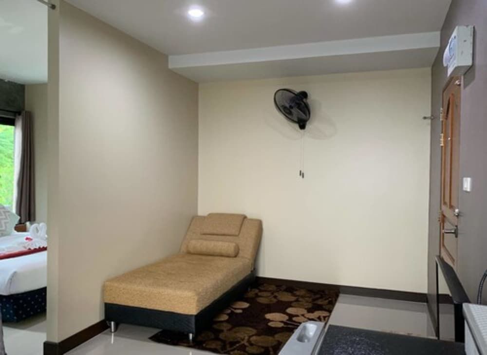 Isayarada Apartment Standard Triple Room 10