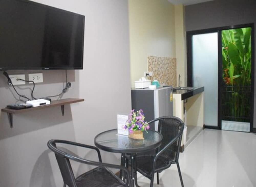 Isayarada Apartment Standard Triple Room 9