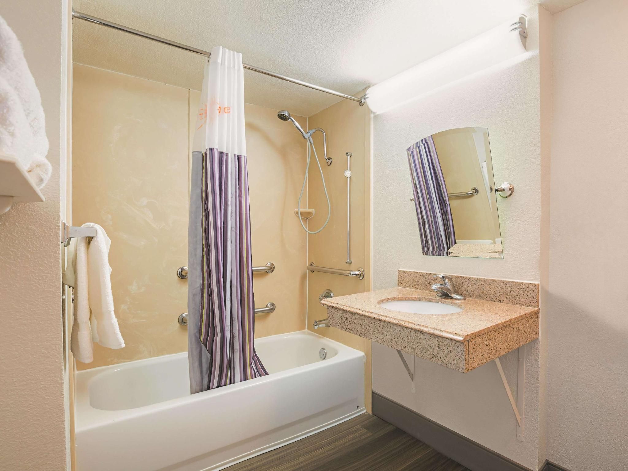 1 King and 2 Doubles, Deluxe Mobility Accessible Suite, Non-Smoking