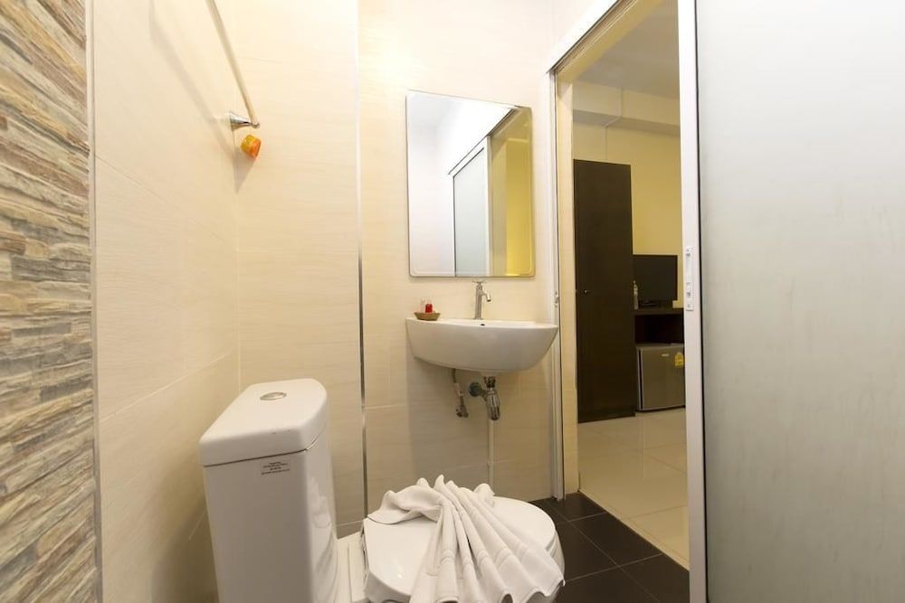 The Elegant Patong Family Room, Kitchenette 13