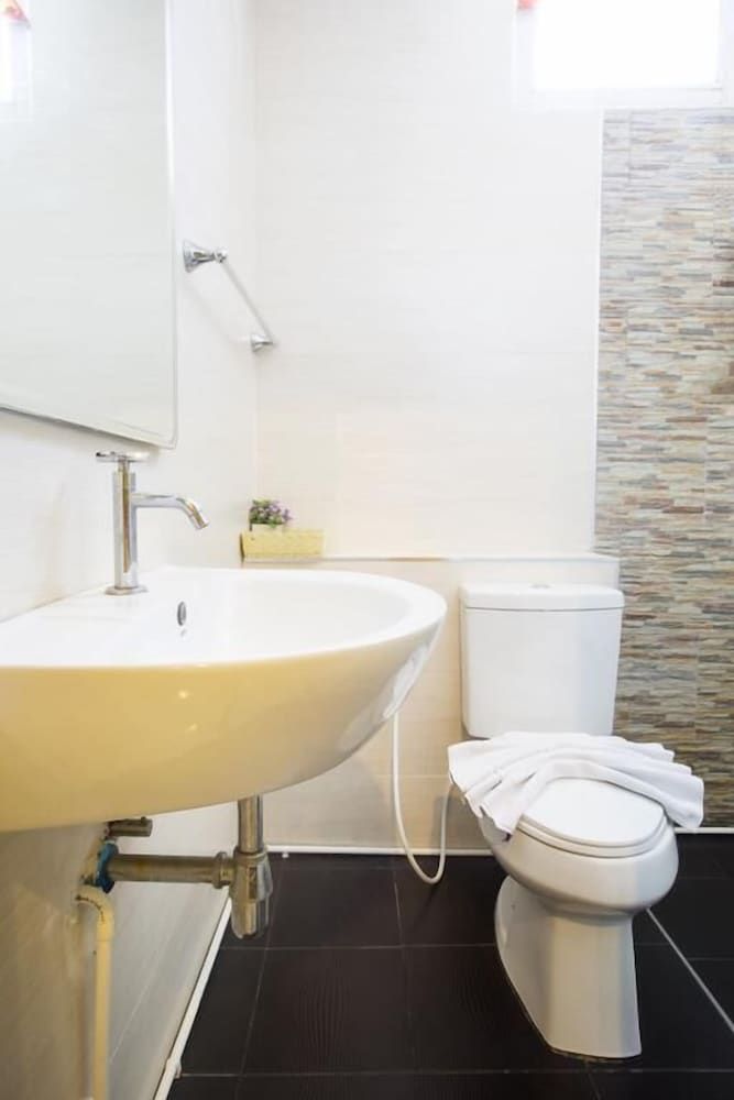 The Elegant Patong Family Room, Kitchenette 15