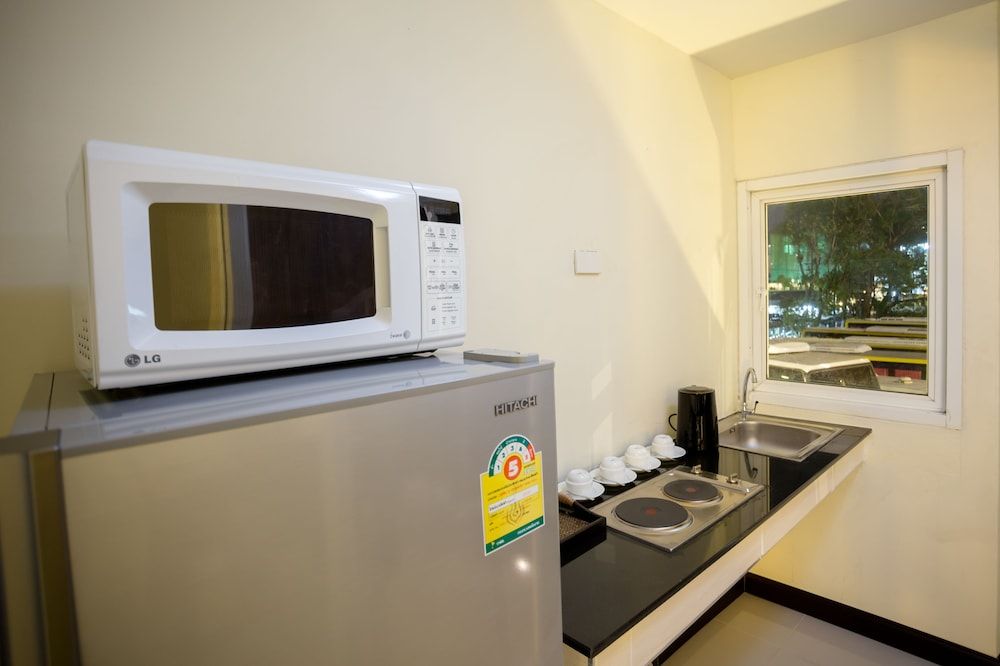 The Elegant Patong Family Room, Kitchenette 7