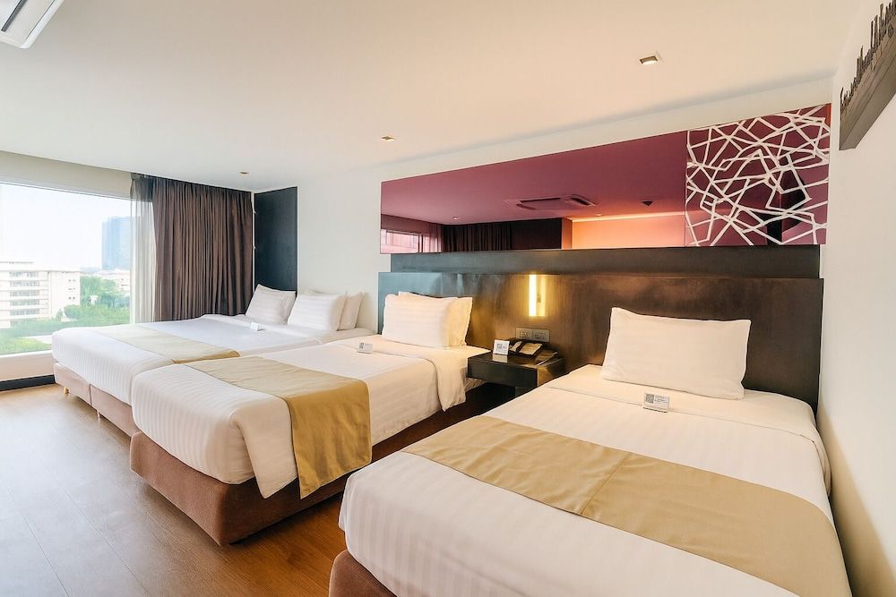 undefined Golden Tulip Mandison Suites 4