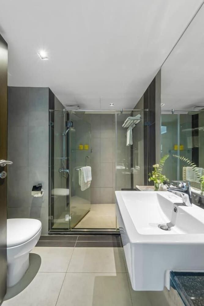 undefined Golden Tulip Mandison Suites 9