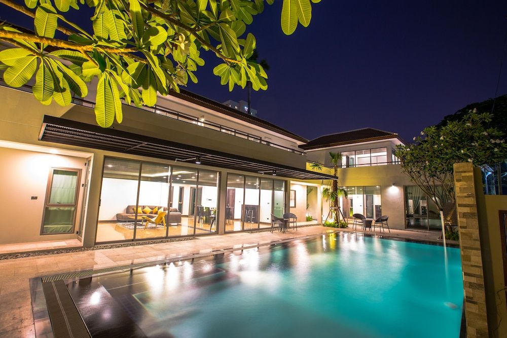 undefined Villa Navin Premier Pool Villa