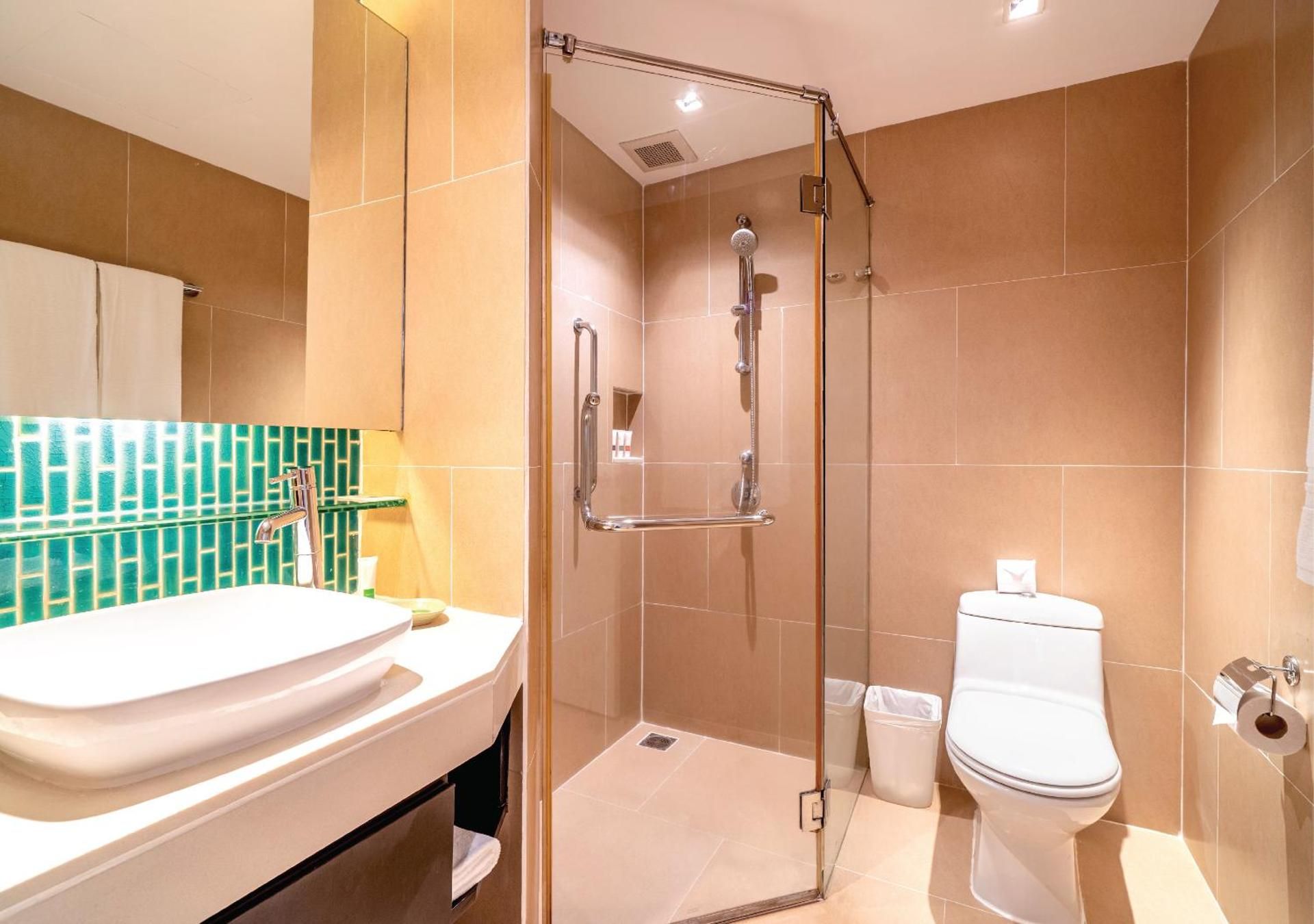 Radisson Resort and Suites Phuket Suite - 1 Bedroom Terrace 3