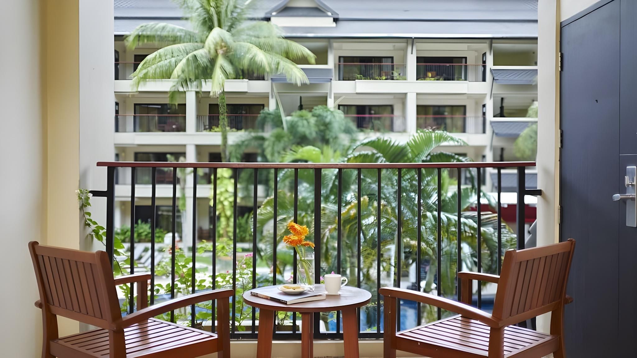 Suite-1Bedroom Terrace-Pool View