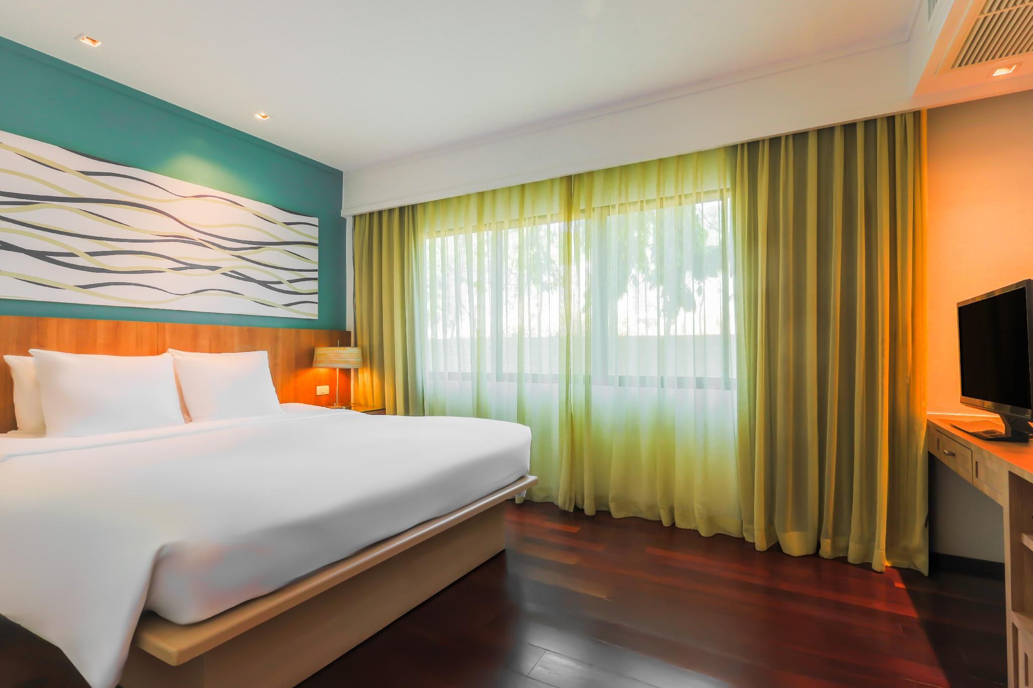 Suite-1Bedroom Terrace-Pool View