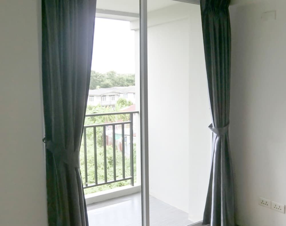 The Kiri Resitel Deluxe Double Room 3