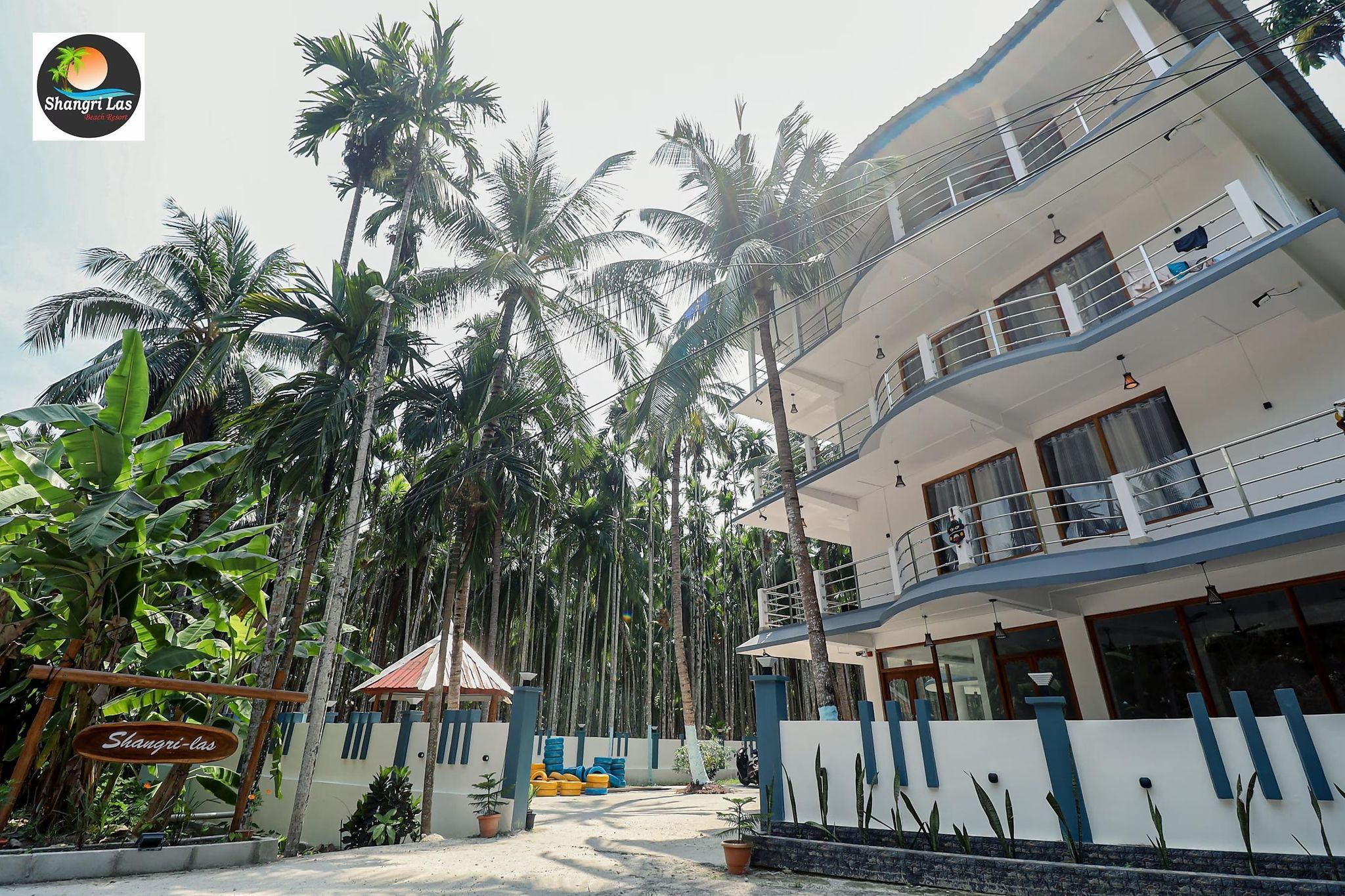 Shangrilas Beach Resort