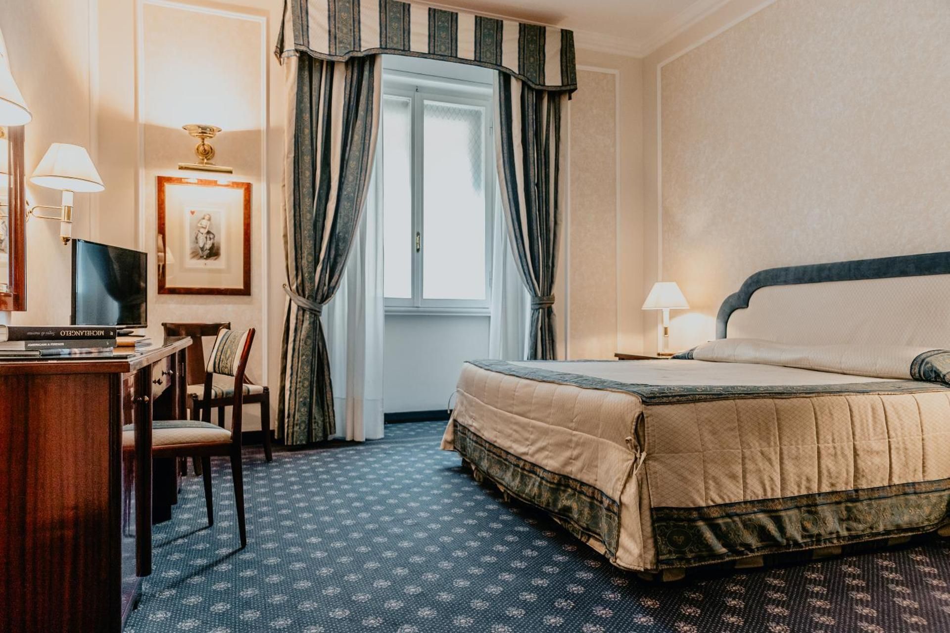 undefined Hotel De La Ville 6