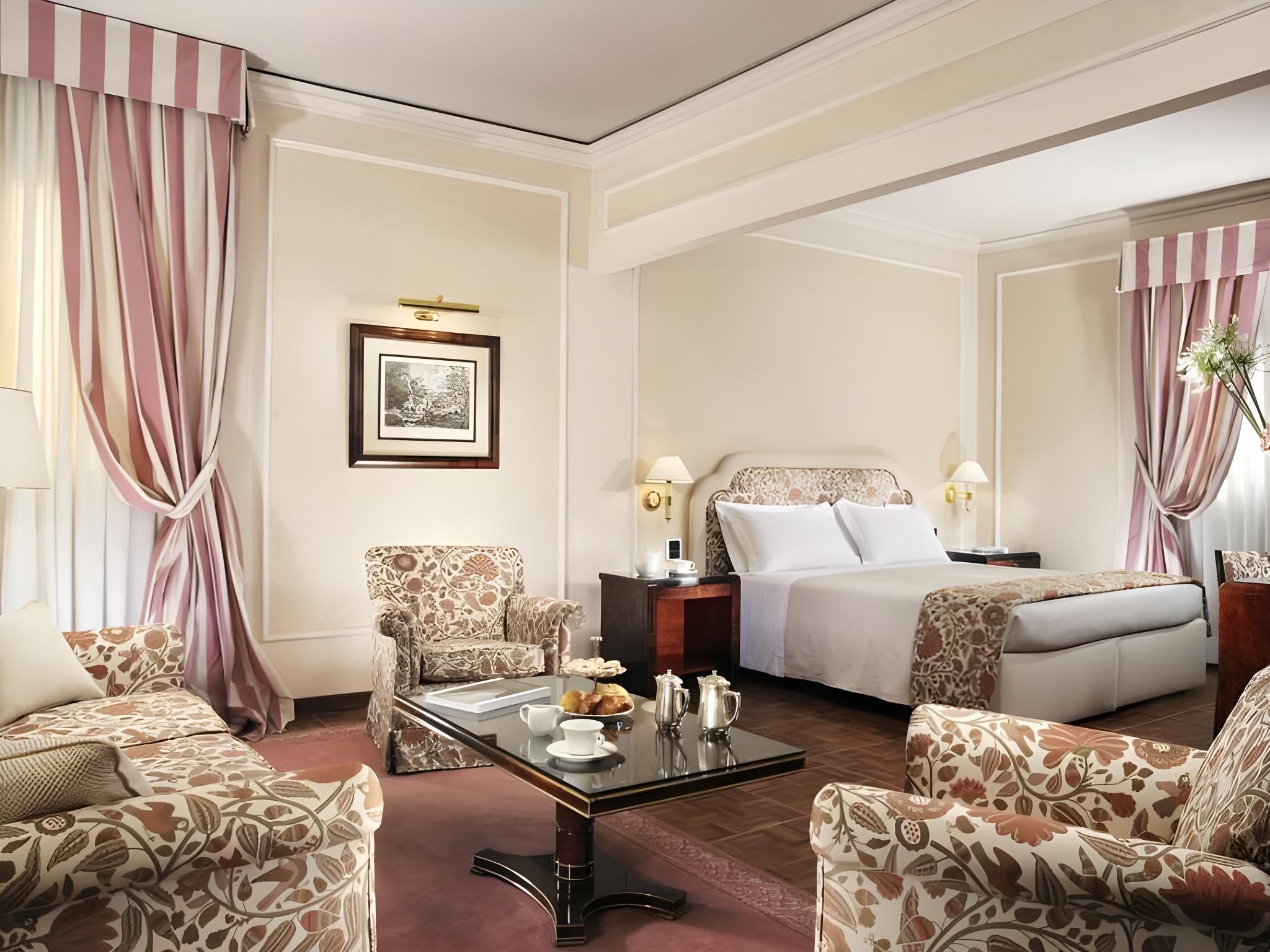 undefined Hotel De La Ville 9