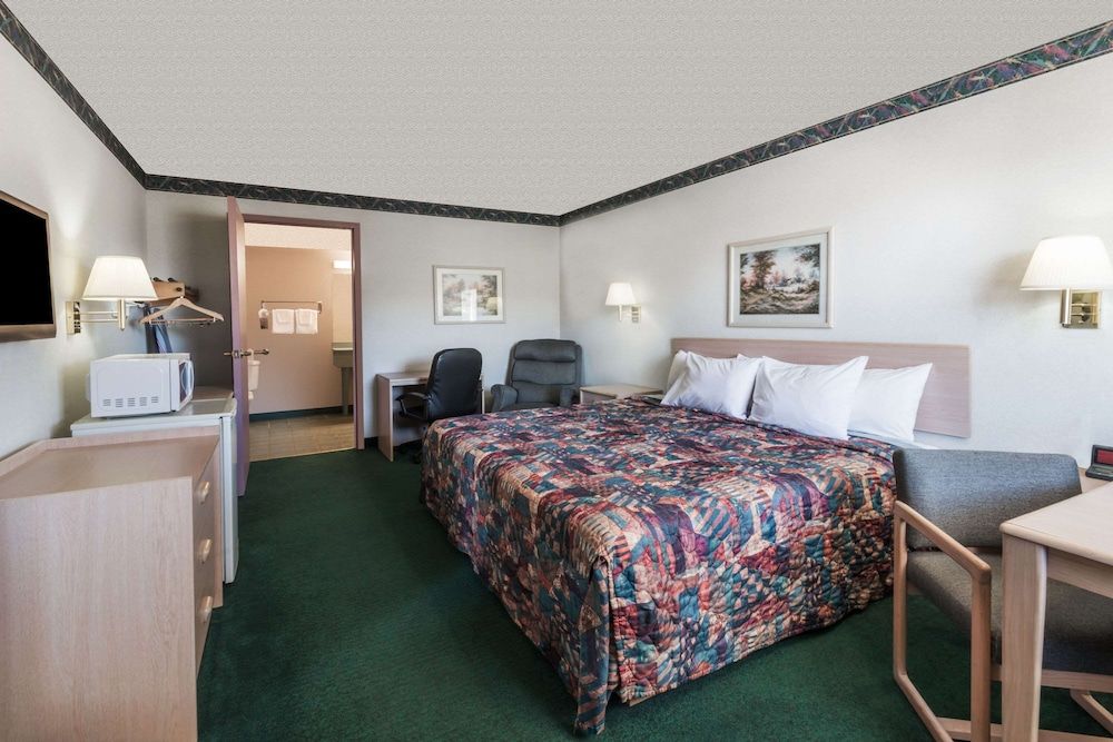 Room, 1 King Bed, Accessible