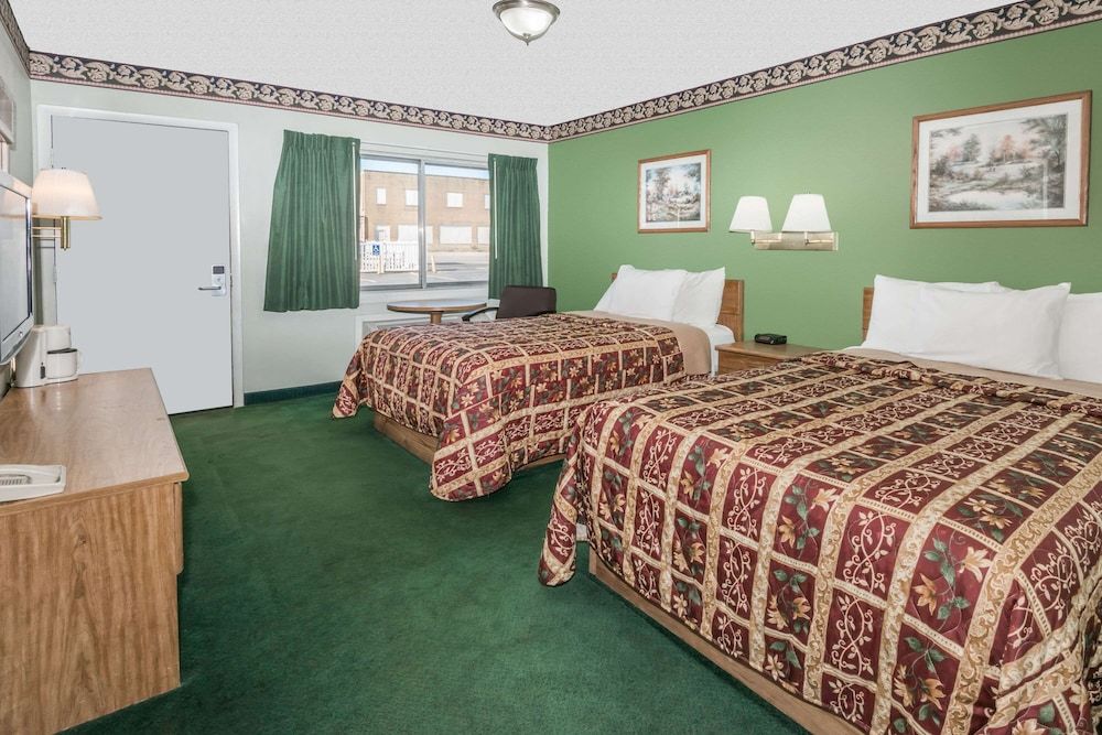 Room, 2 Queen Beds