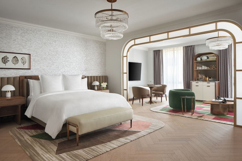 Premier Suite, 1 King Bed (East Wing)
