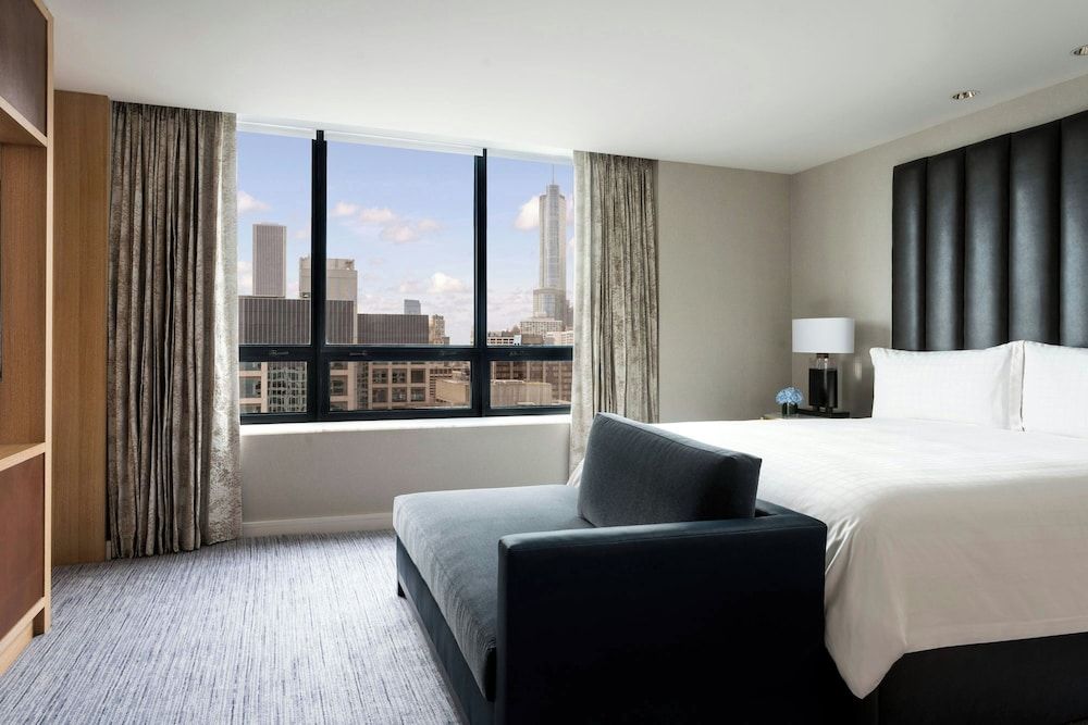 undefined The Ritz-Carlton, Chicago 3