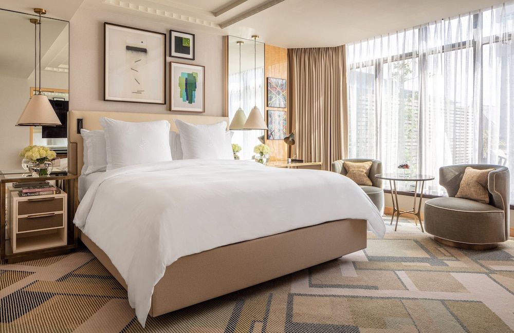 undefined Four Seasons Hotel London at Park Lane 9