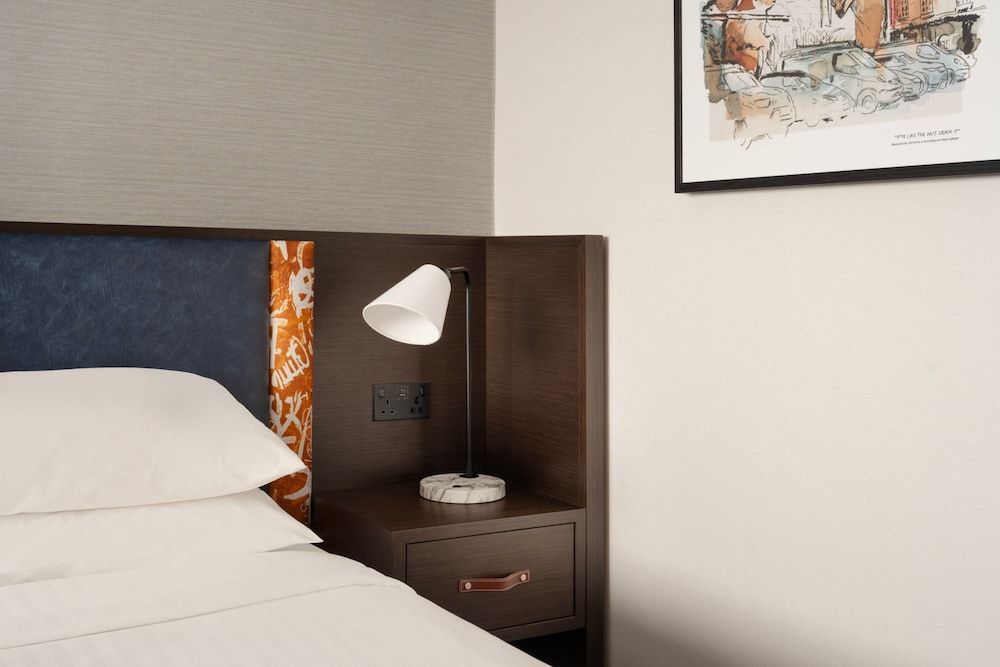 Glasgow Marriott Hotel Deluxe Room, 1 King Bed 5