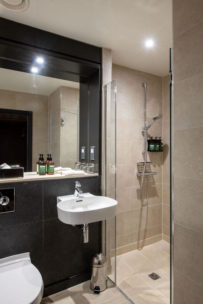 undefined Apex City of Edinburgh Hotel 6