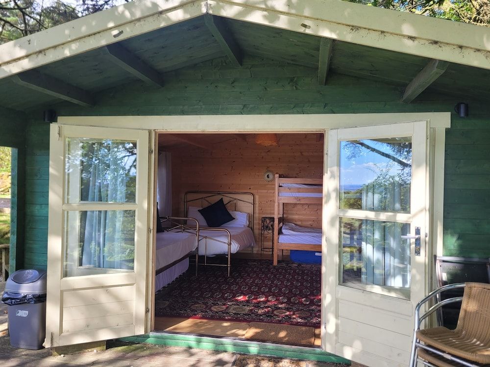 Wheal Tor Chalet, Shared Bathroom (Wooden Chalet)