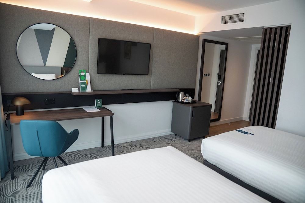 undefined Holiday Inn London - Whitechapel by IHG 10