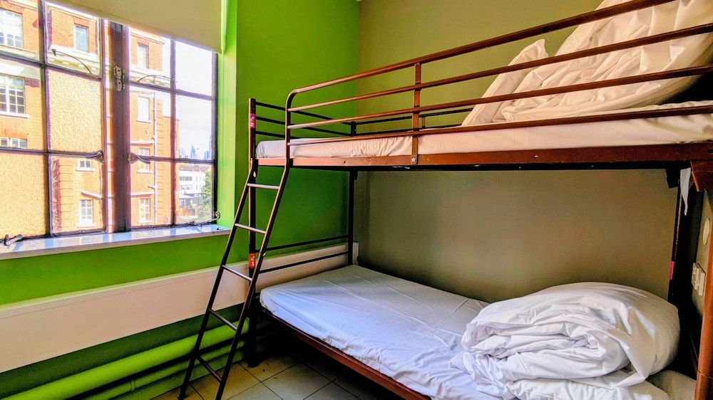 Rest Up London - Hostel Twin Room, Shared Bathroom 3