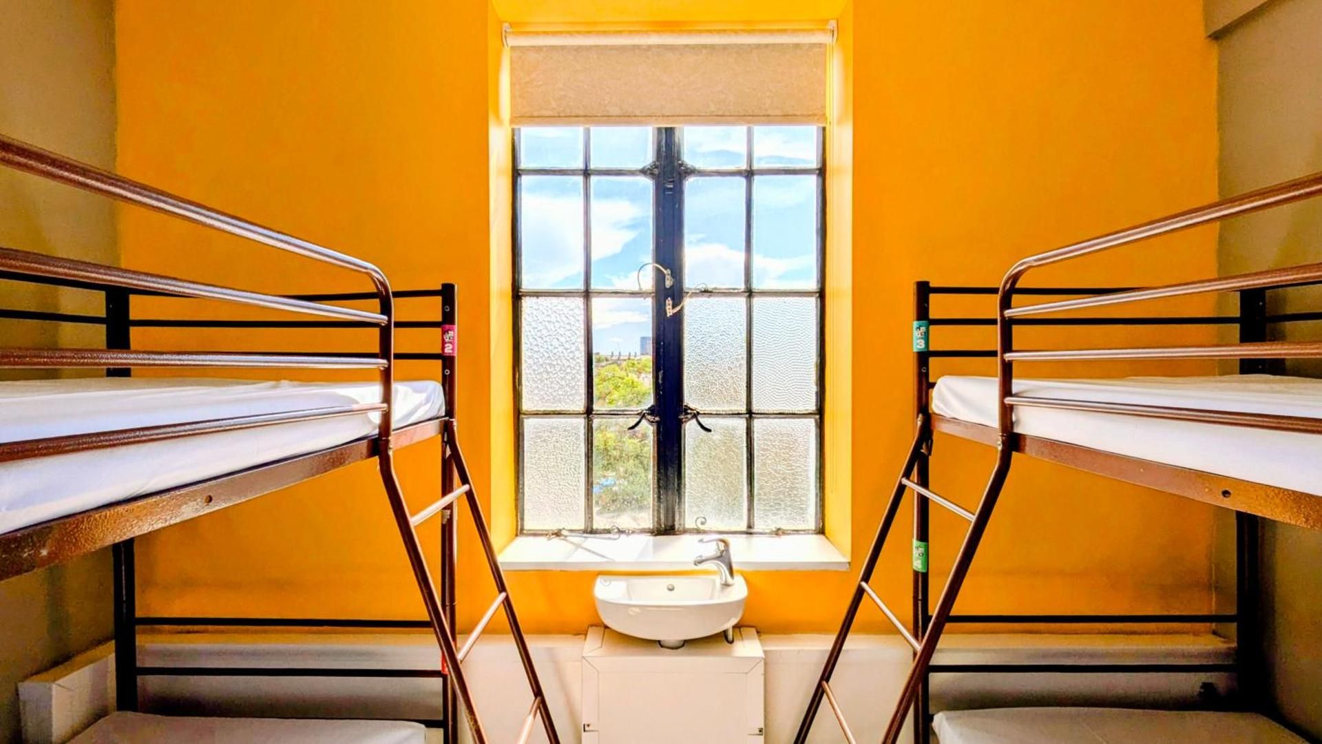 Private Family 4 Room with Shared Bathroom