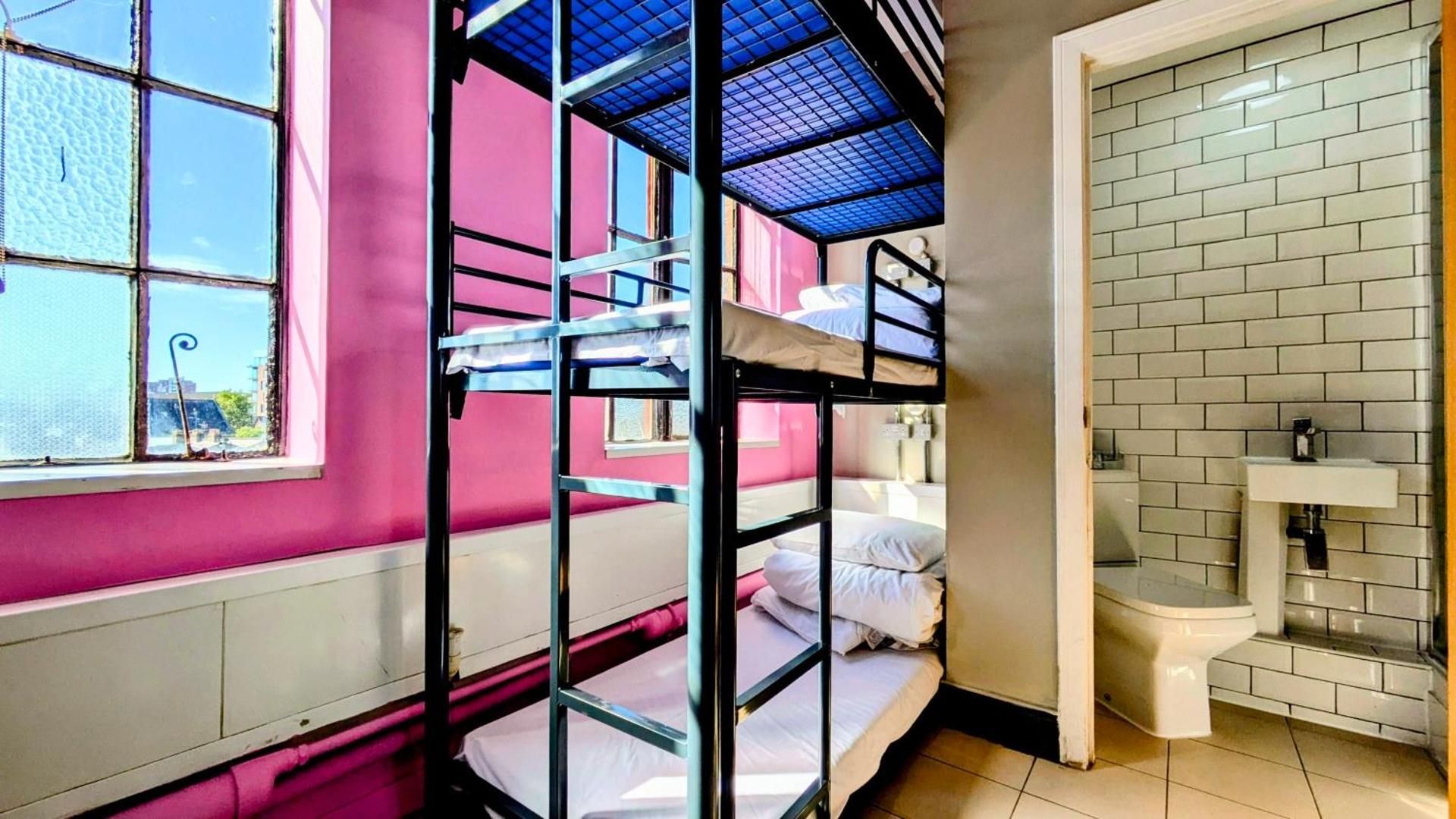 Bed in 4 Female Room with Private Bathroom