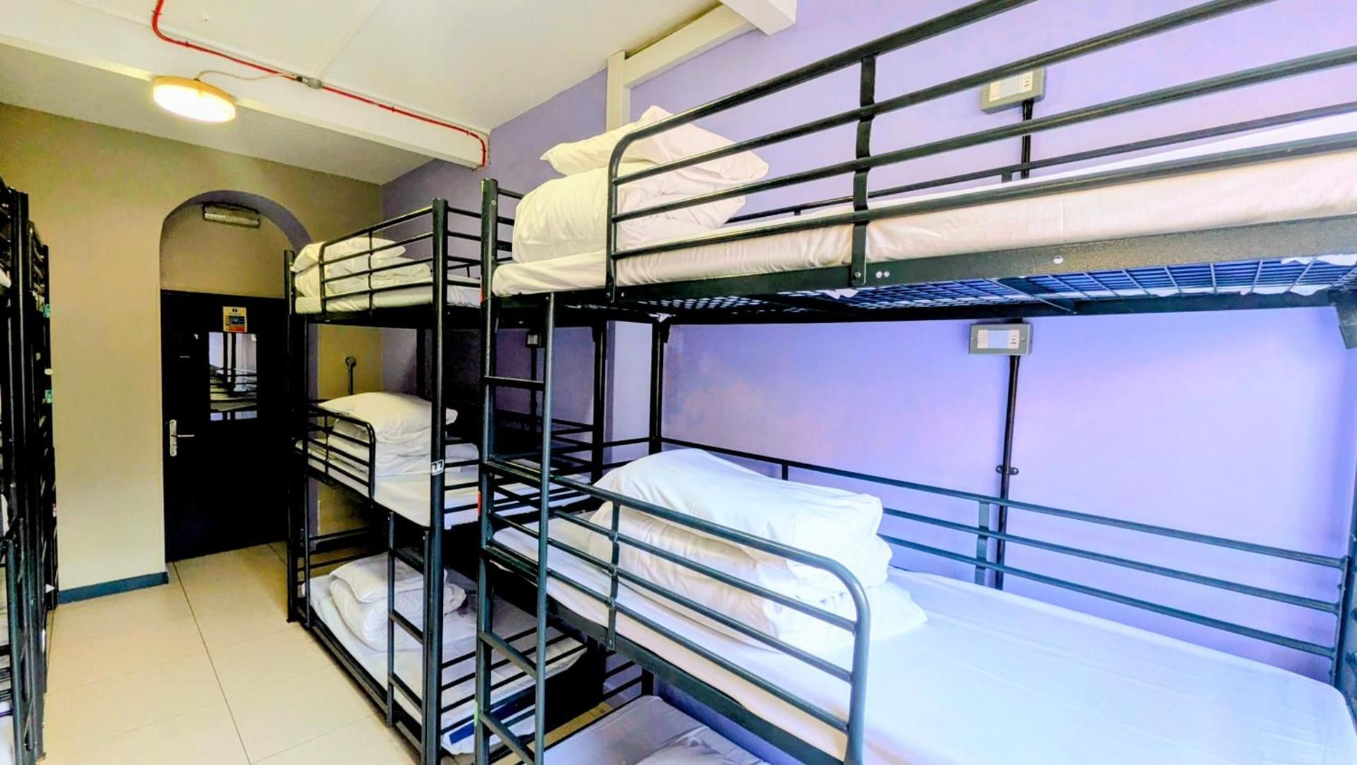 Bed in 12-Bed Mixed Dormitory with Private Bathroom