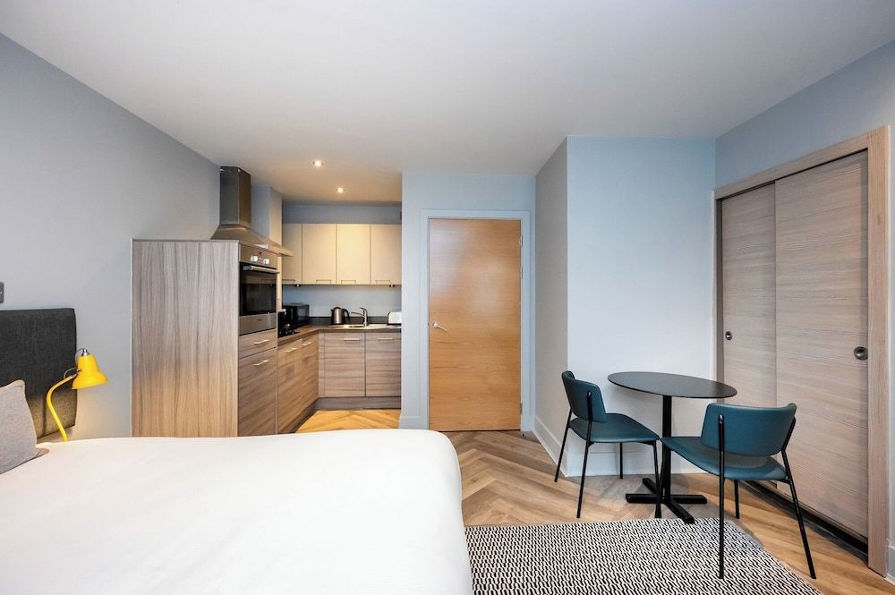 Staycity Aparthotels, Edinburgh, West End Studio Apartment 8