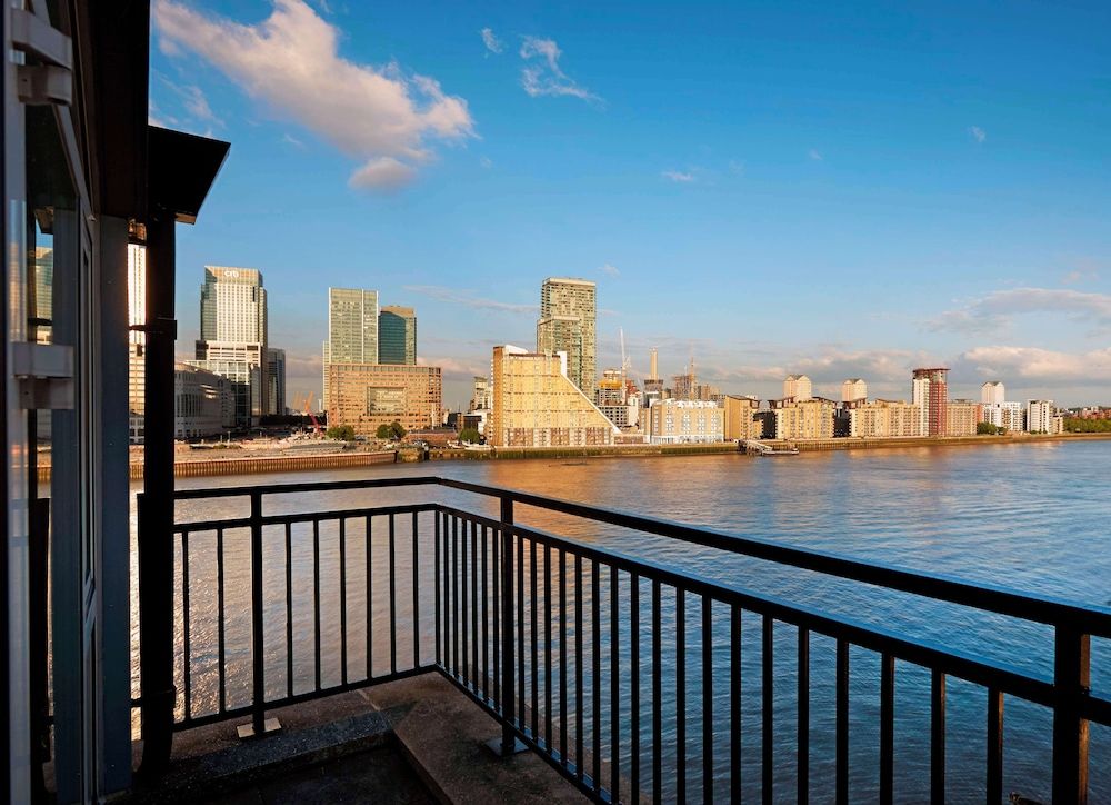 undefined DoubleTree by Hilton London - Docklands Riverside 2