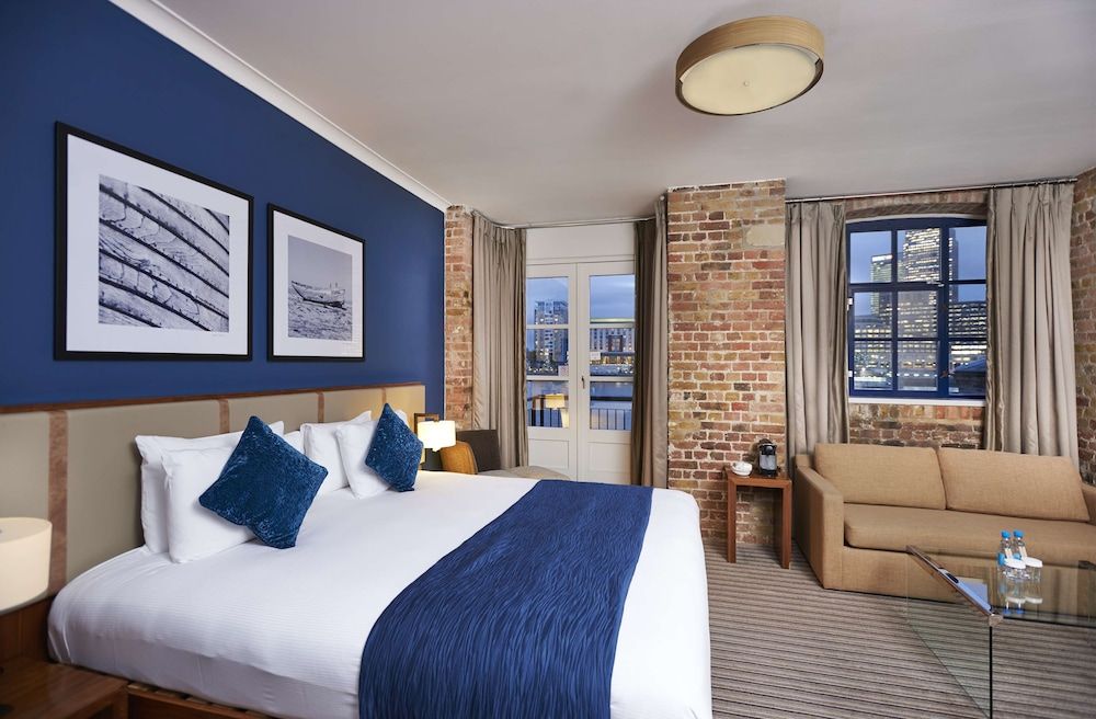 Junior Suite, 1 King Bed, Balcony, River View
