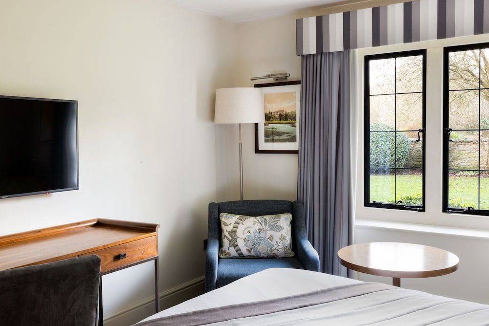 Standard Room, 2 Twin Beds (Bath Shower Combination)