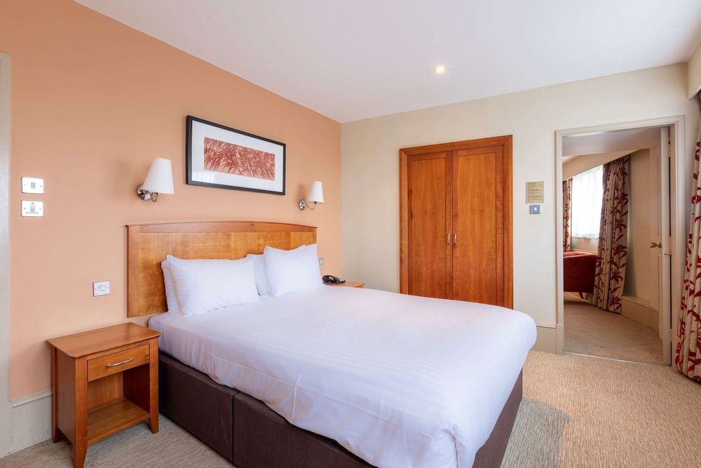 Suite, 1 King Bed, Non Smoking (Separate Lounge;with Sofabed)