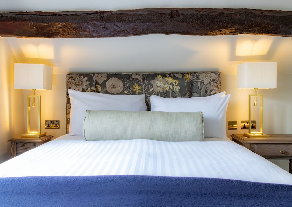 Classic Room, 1 King Bed, Non Smoking
