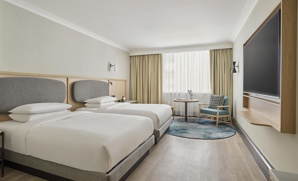 Hyatt Regency London Blackfriars Club Room, 2 Twin Beds