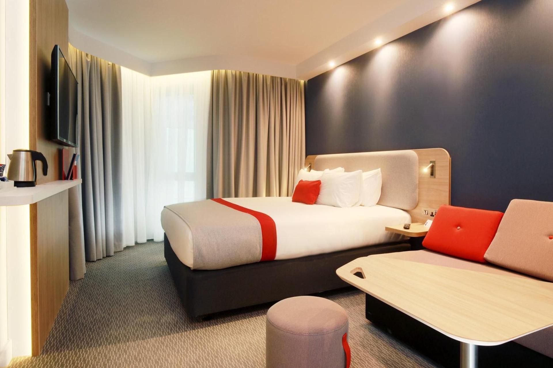 Holiday Inn Express Belfast City by IHG 1 Double Standard with Free Hot Breakfast 2