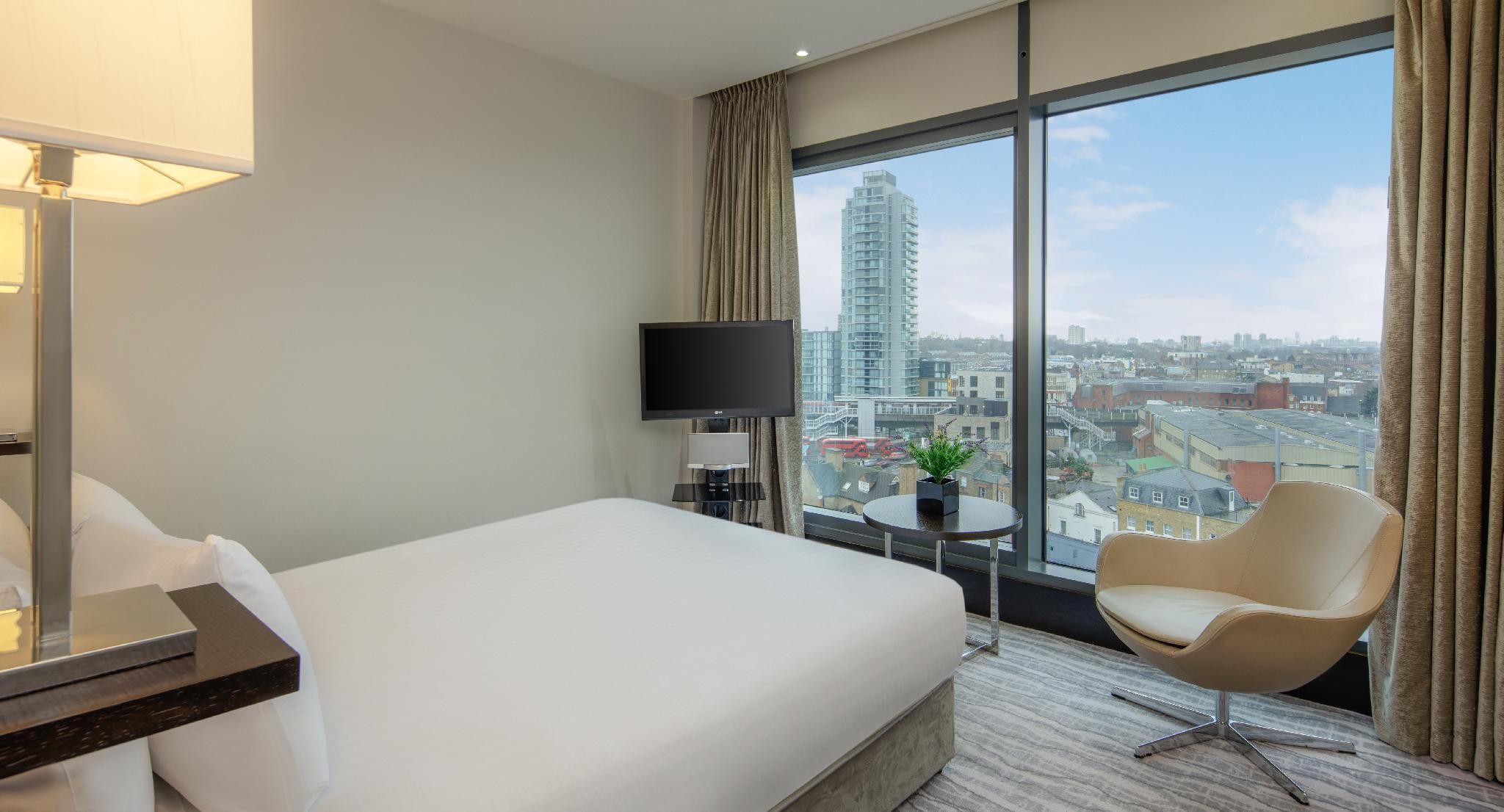Queen Deluxe Room