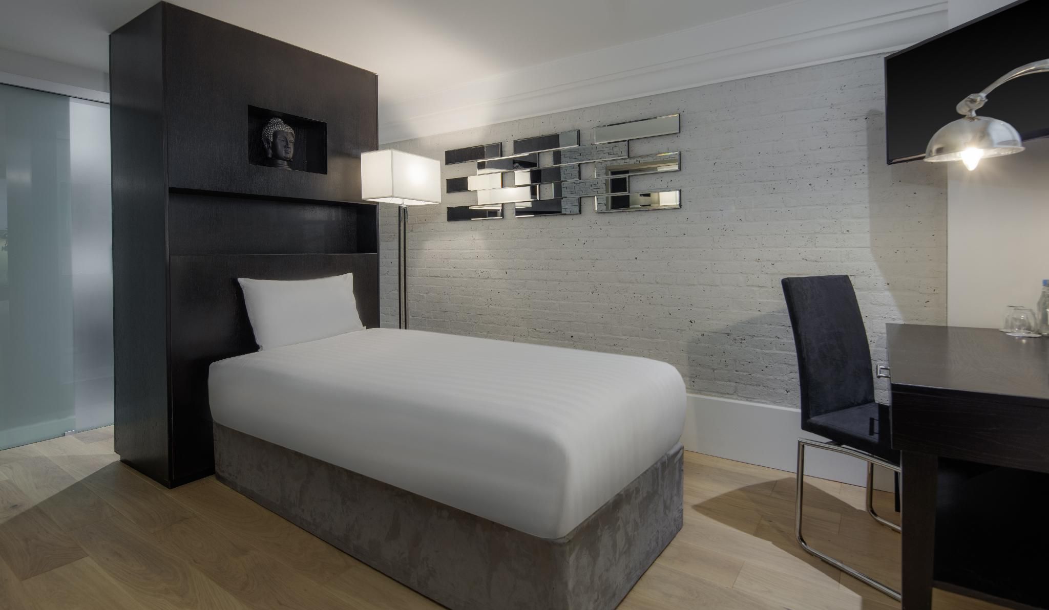 Single Guest Room