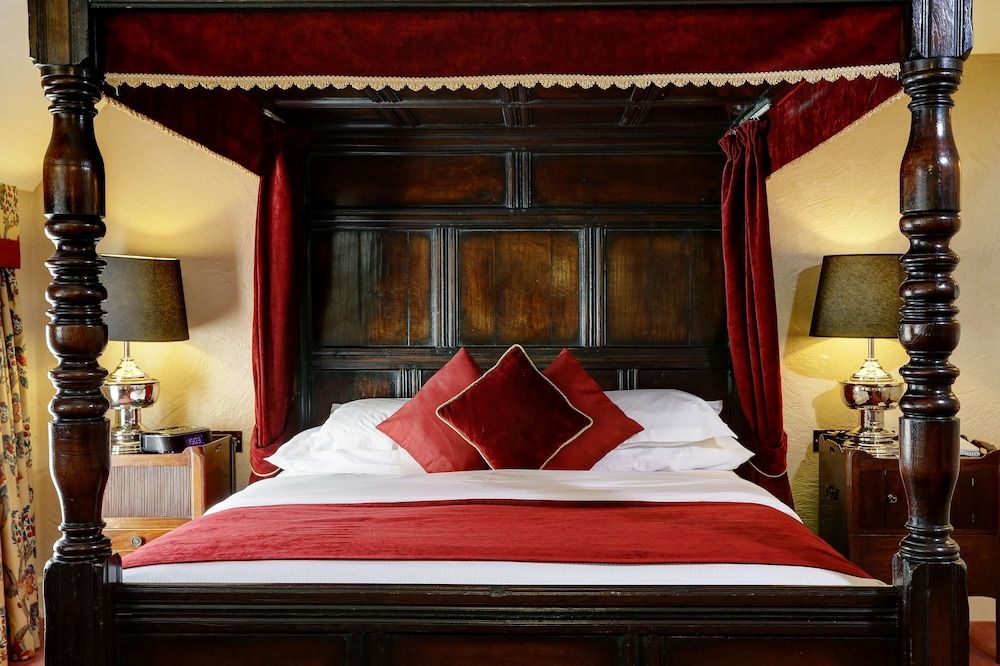 Best Western Premier Doncaster Mount Pleasant Hotel Suite, 1 King Bed, Sauna, Garden View (Four Poster Bed) 2