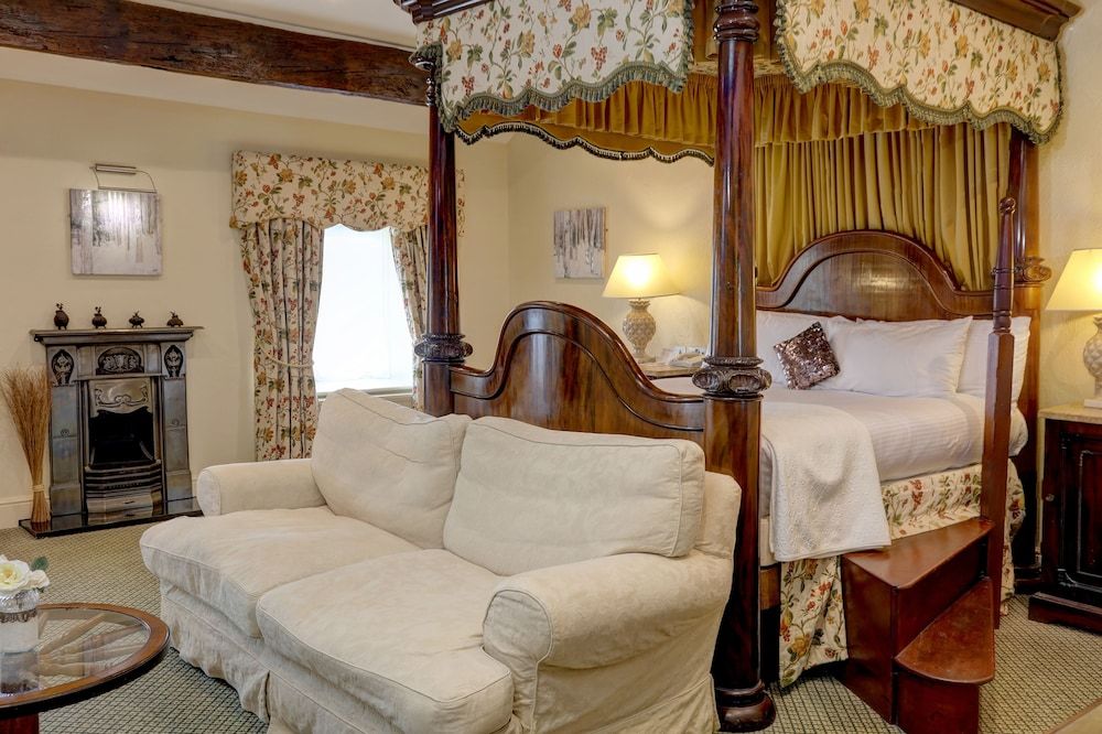 Suite, 1 King Bed (Four Poster Bed)