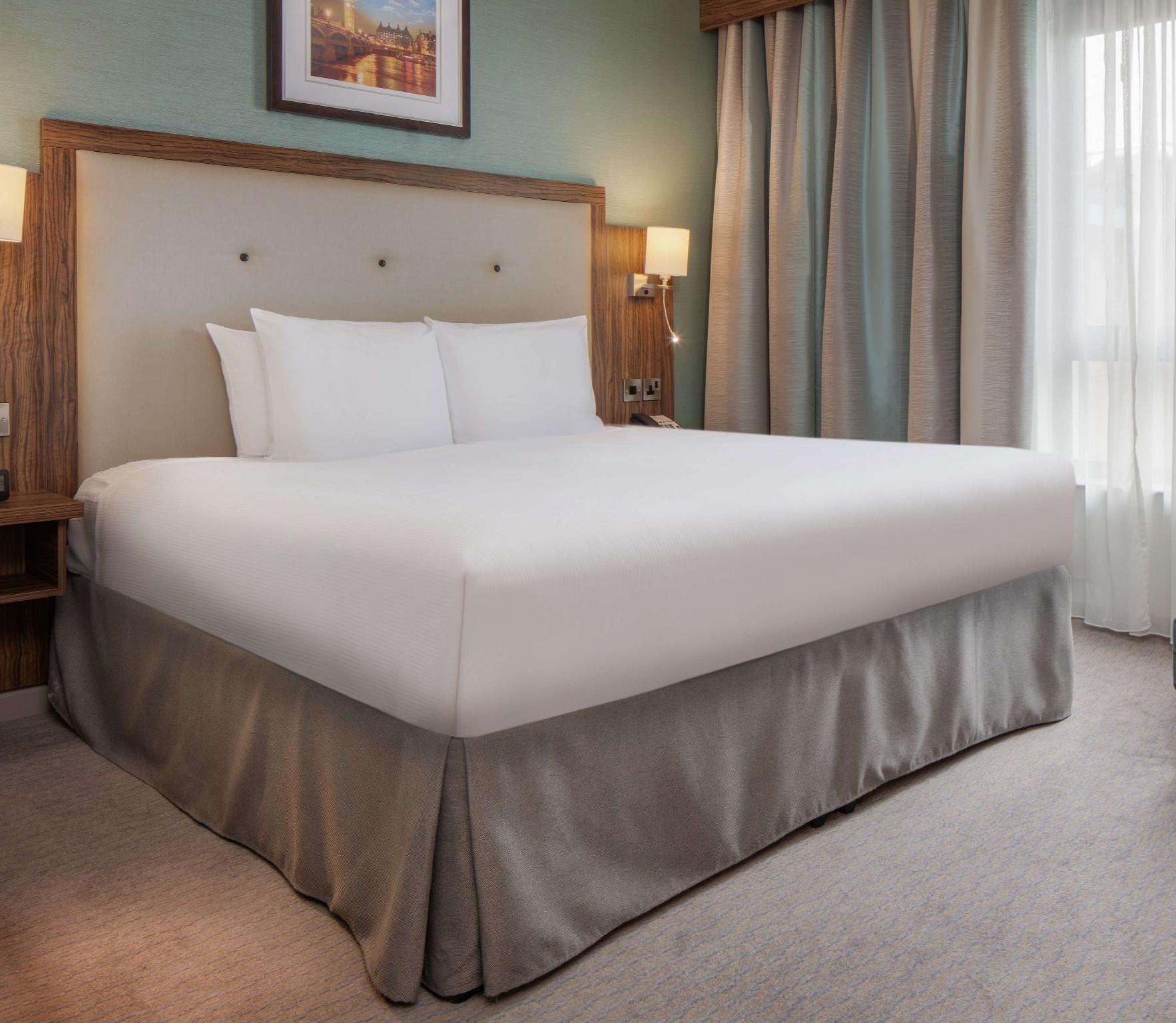 Queen Guest Room