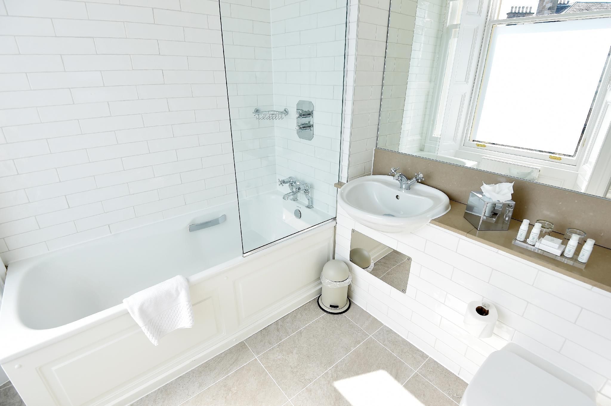 undefined The Bonham Hotel 9