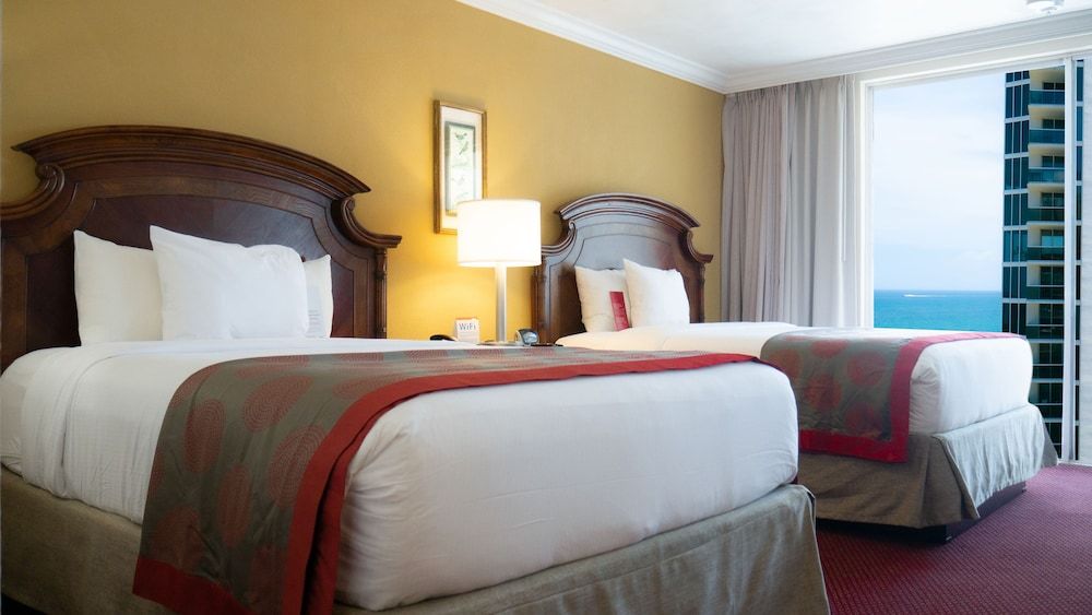 Room, 2 Queen Beds, Non Smoking, Balcony (Partial Ocean View)