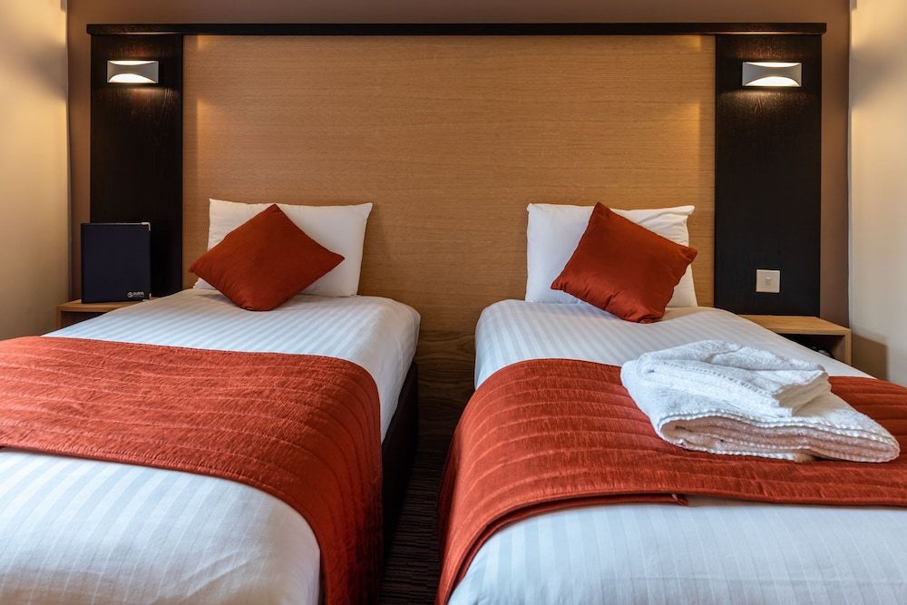 Dragonfly Hotel Peterborough Standard Twin Room 3